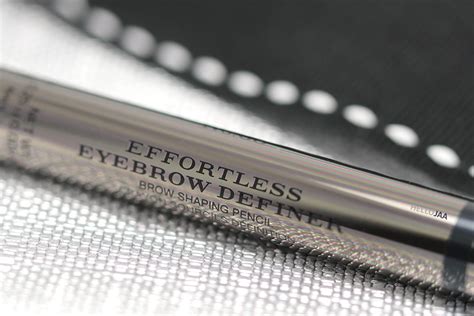 Burberry Effortless Eyebrow Definer Review & Swatches